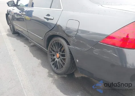 2006 Honda Accord 2.4 Ex from USA, damaged, VIN 1HGCM568X6A105404